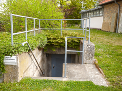 Luftschutz-Deckungsgraben aus dem Jahr 1943 auf dem Gelände des Burghofmuseums